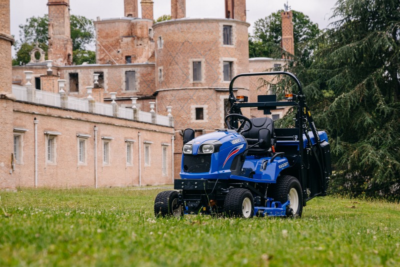 井関農機の2024年上期新商品 国内向けBIG–T 海外向けモーアと